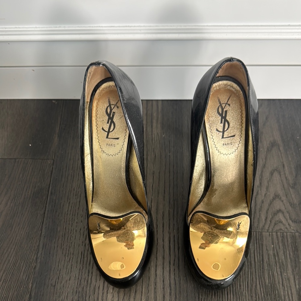 Yves Saint Laurent Women's Black and Gold Heels